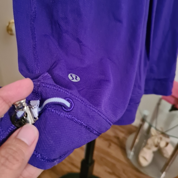 Lululemon CAN 8 AU 12 Purple Violet Tank Muscle Tees | Pillates Zumba Yoga Tops - Picture 5 of 5